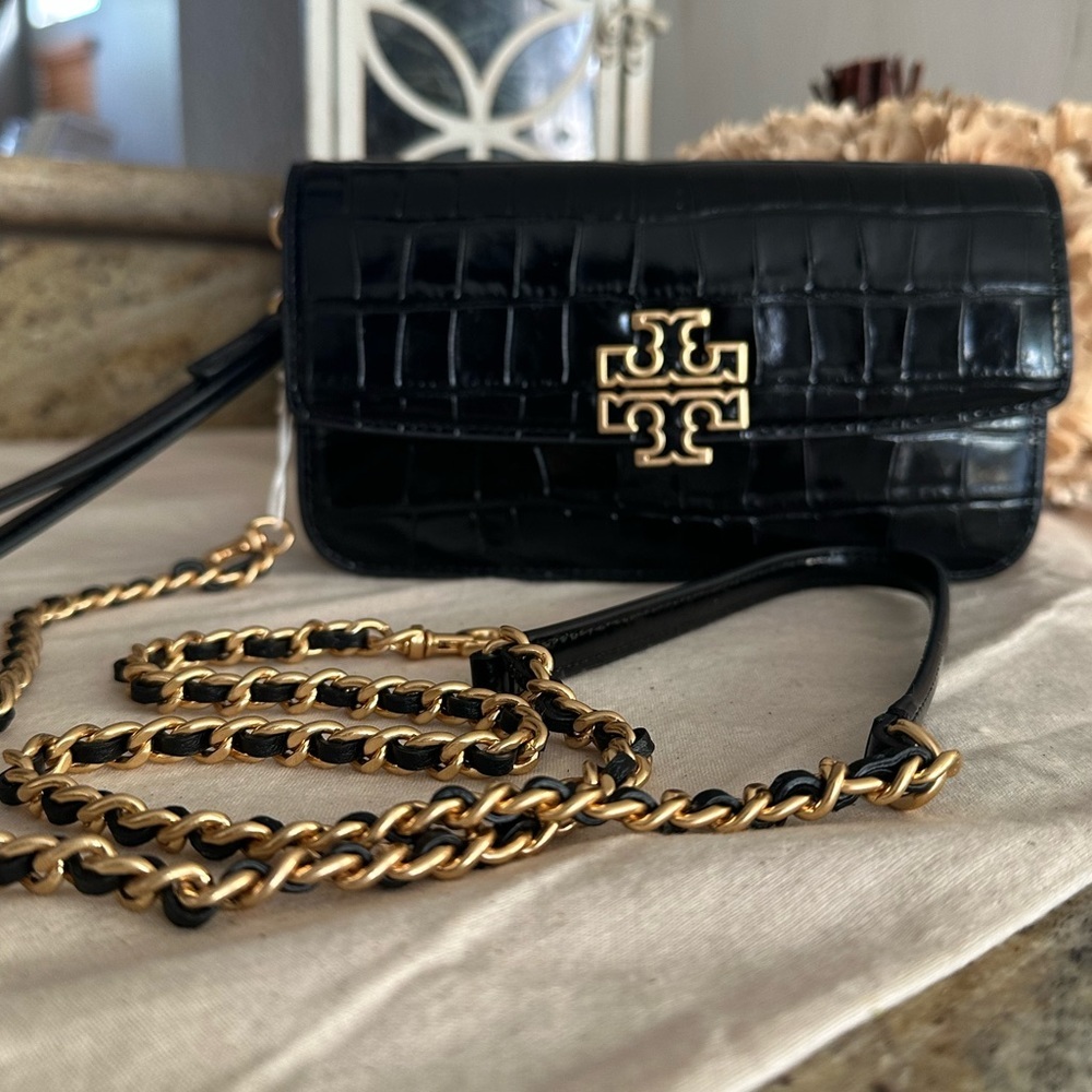 Tory Burch Women's Britten croc leather Chain Wallet W. Wristlet